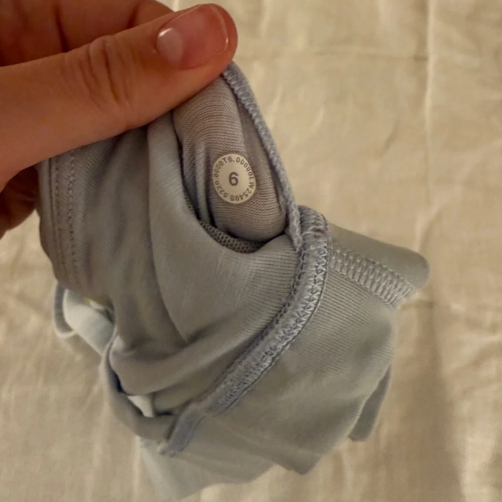 Lululemon Energy Bra - Picture 5 of 5